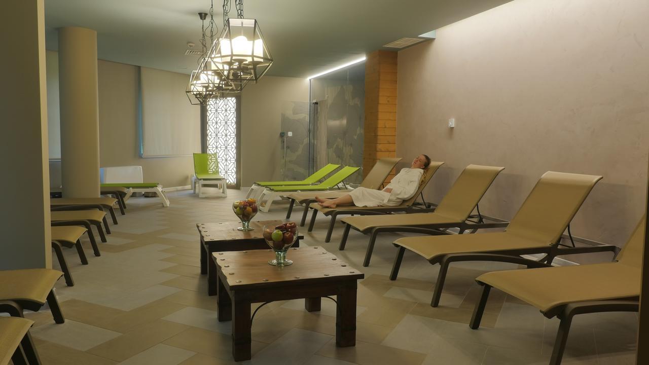 Hot Springs Medical And Spa Banya  Exterior photo